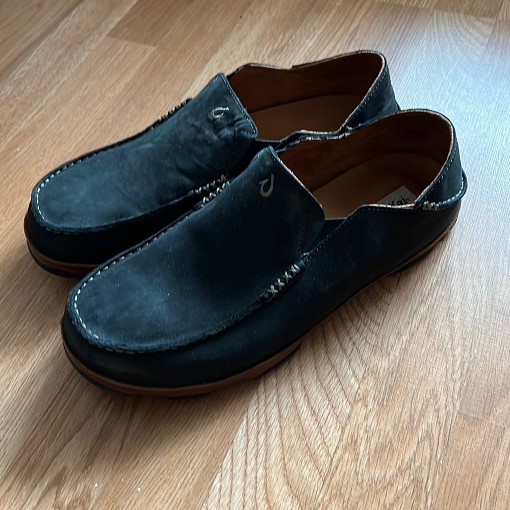OluKai men’s slides
